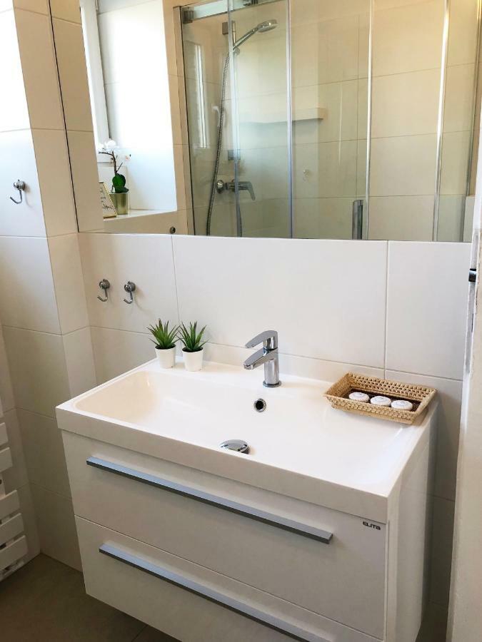 Aleja Niepodleglosci 245- 2br By Homeprime Apartment Warsaw